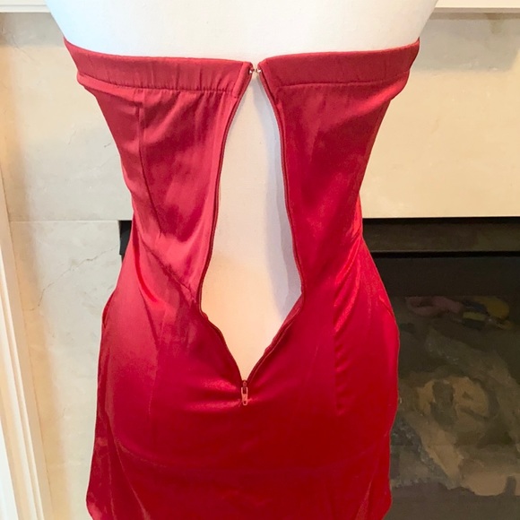 Strapless red dress - Picture 3 of 8